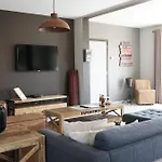 Loft En Duplex Avec Terrasse 3 Proche Pairi Daiza アパート *